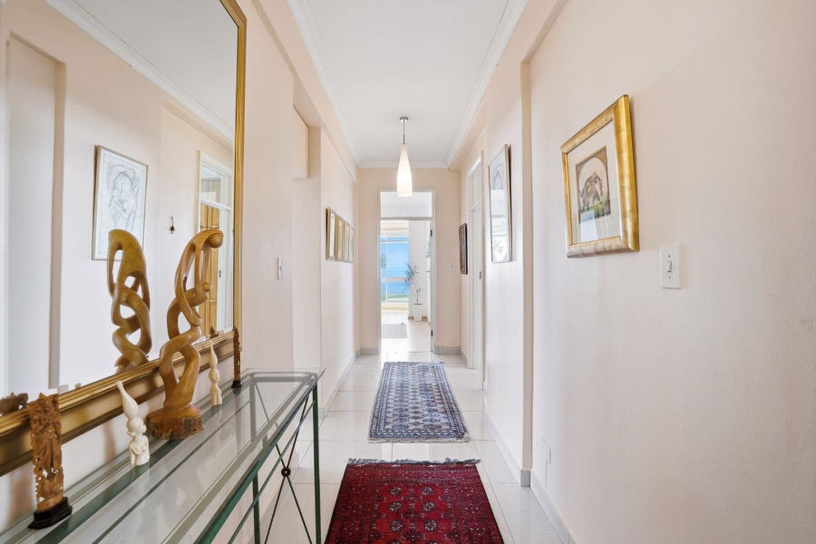 3 Bedroom Property for Sale in Three Anchor Bay Western Cape